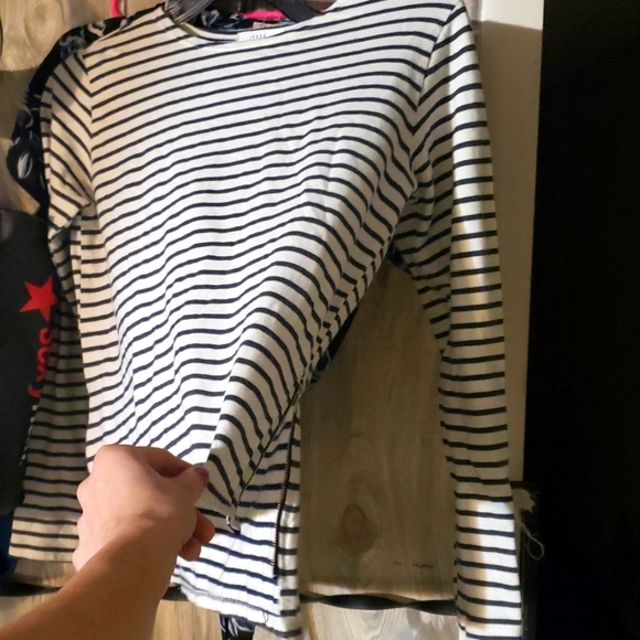Issue blue white striped long sleeve shirt - Picture 1 of 4